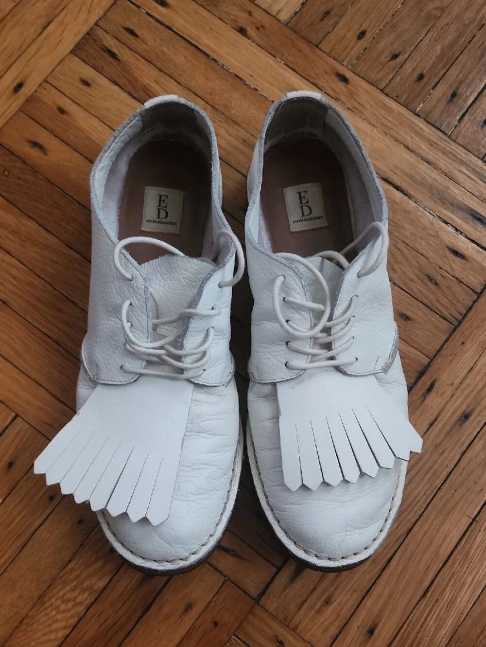 White Leather Lace-Up Kiltie Oxfords